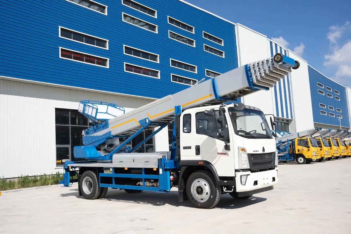 平度出租云梯车高空作业车 建筑垃圾搬运